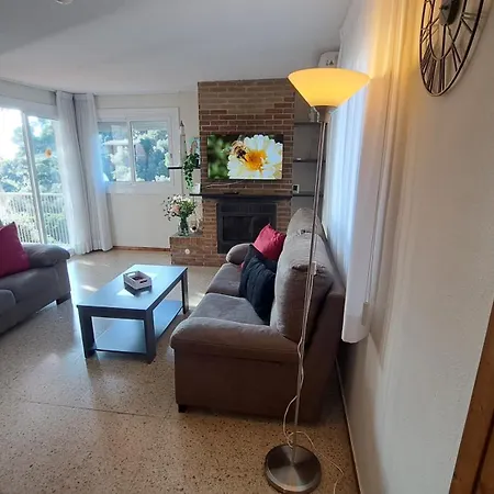 Будинок відпочинку Gabriela By Danlux Invest Тоса-де-Мар